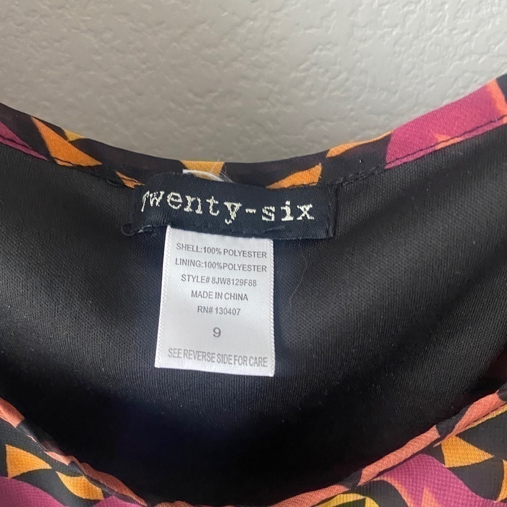 Colorful dress with band at waist - Picture 3 of 5